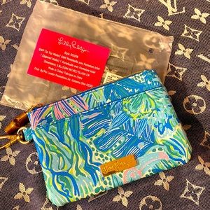 LILLY PULITZER Zip Top Wallet (New in Bag) Pattern: “holiday in the sun”